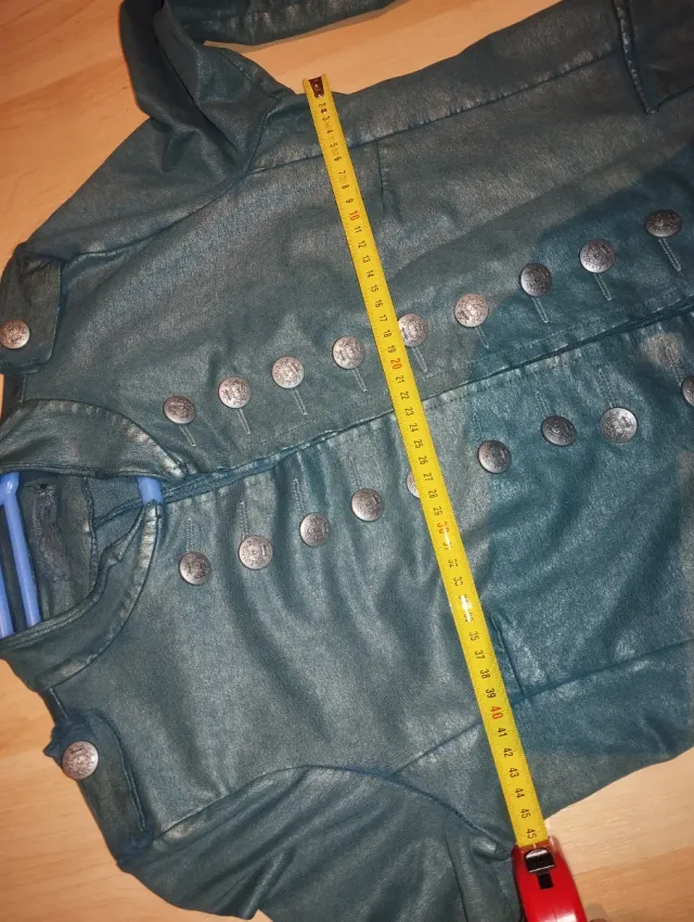 Chaqueta militar corte tailandés