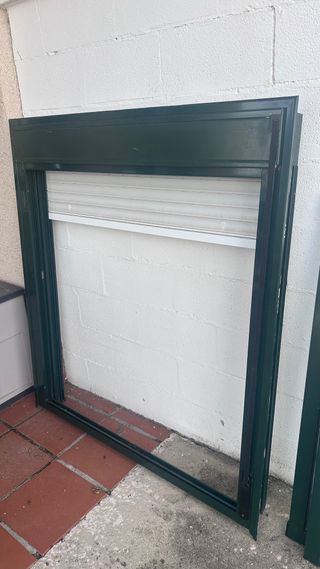 Ventana aluminio con persiana