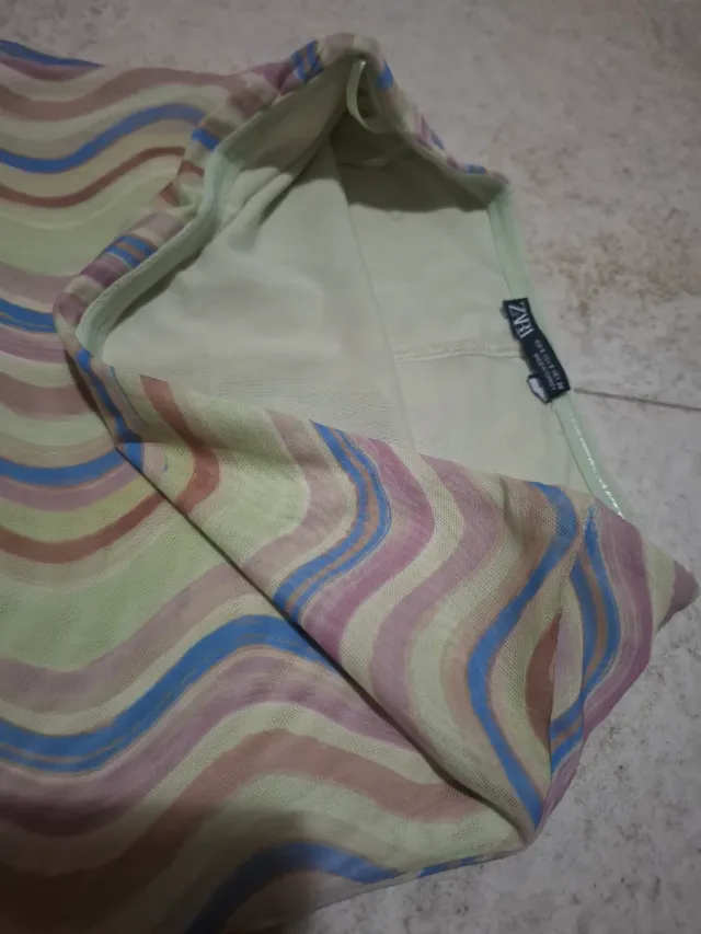 Vestido Zara palabra de honor estampado con forro