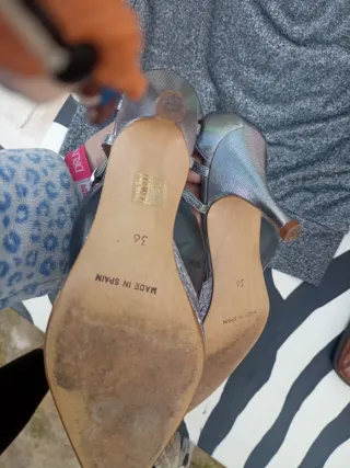 Tacones elegantes plateados talla 36