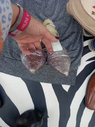 Tacones elegantes plateados talla 36