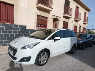 Peugeot 5008 2016