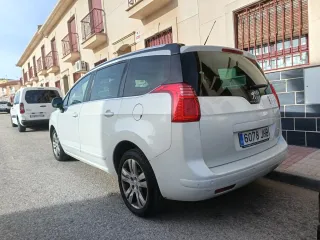 Peugeot 5008 2016