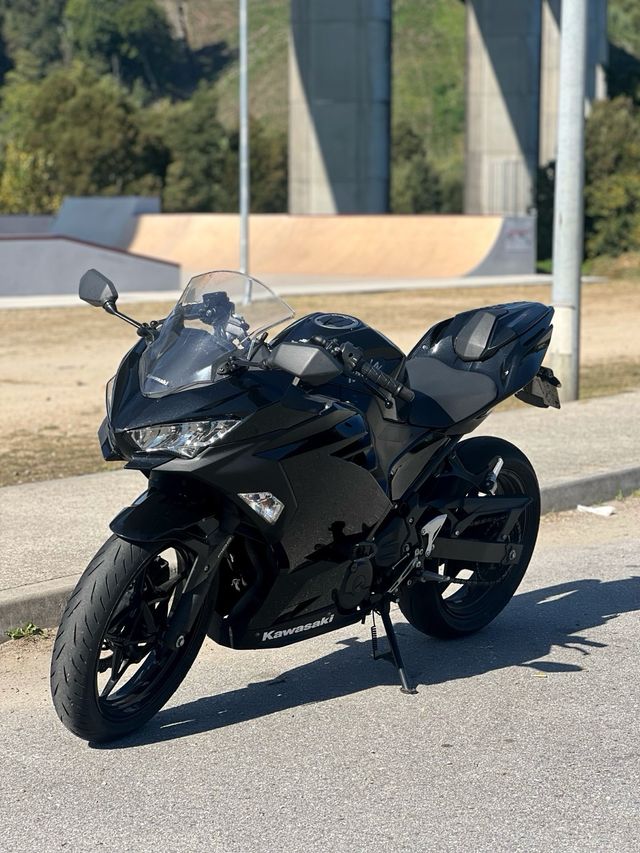 Kawasaki Ninja 400 ABS Negra