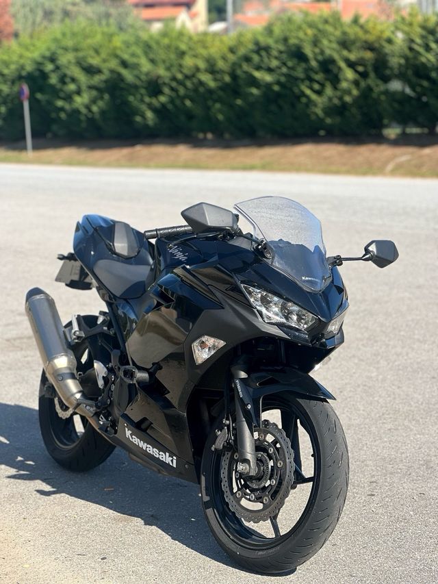 Kawasaki Ninja 400 ABS Negra
