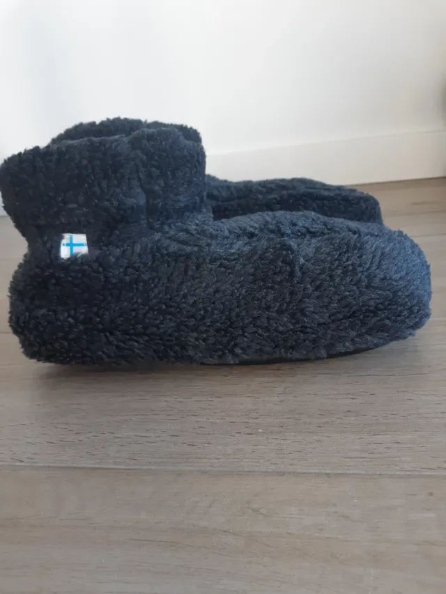 Tênis de casa quentinhos NOVOS