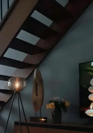 Lampada da terra design industriale