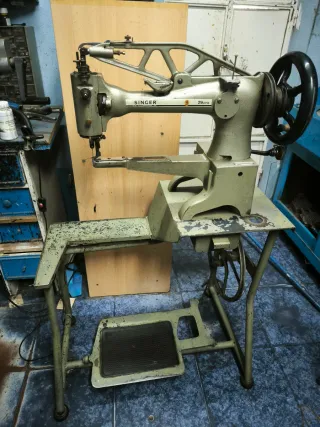 Máquina de coser zapatero Singer 29k