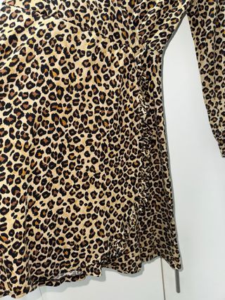 Abito maculato con stampa animalier