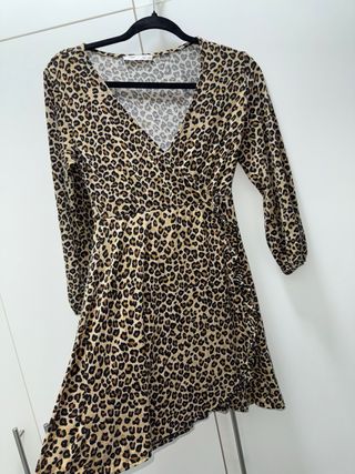 Abito maculato con stampa animalier