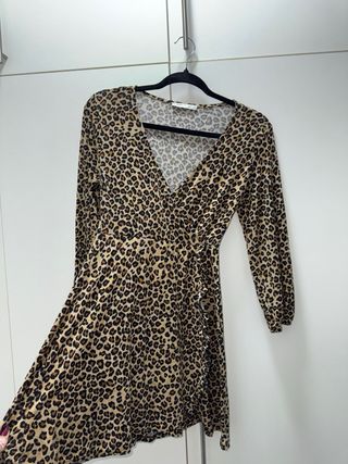 Abito maculato con stampa animalier