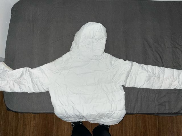 Chaqueta acolchada Bershka blanca