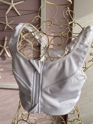 Sujetador deportivo con cremallera frontal