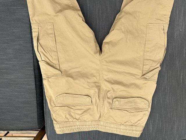 Pantalón cargo H&M beige Talla M