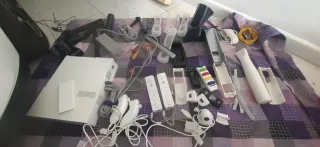 Nintendo Wii + 2 mandos + nunchucks + accesorios