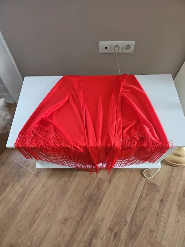 Manton pequeño flecos