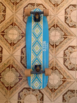 Longboard Olsson con diseño tribal