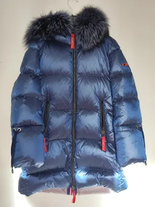 Abrigo Dichi azul con capucha de pelo