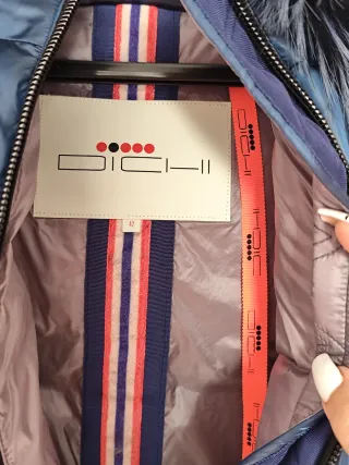 Abrigo Dichi azul con capucha de pelo