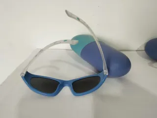 Gafas de sol infantiles azules