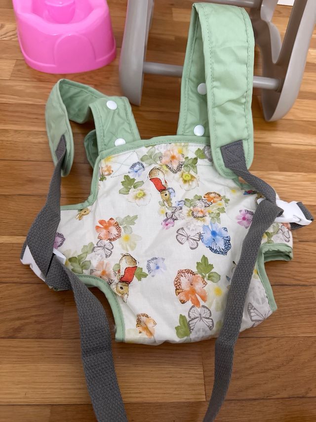Silla de muñecas,orinal y mochila porta muñeca