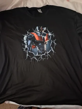 Camiseta Negra con Diseño de Mazinger Z