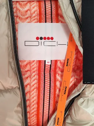 Abrigo Dichi Beige con Capucha y Pelo