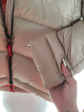 Abrigo Dichi Beige con Capucha y Pelo