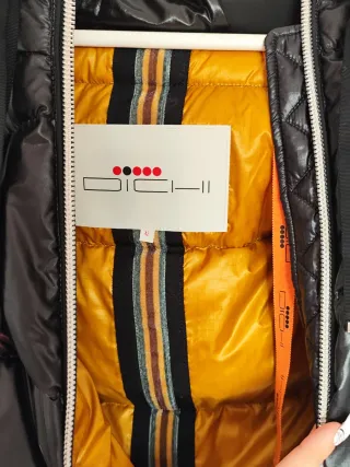 Abrigo Dichi Negro con Capucha y Pelo