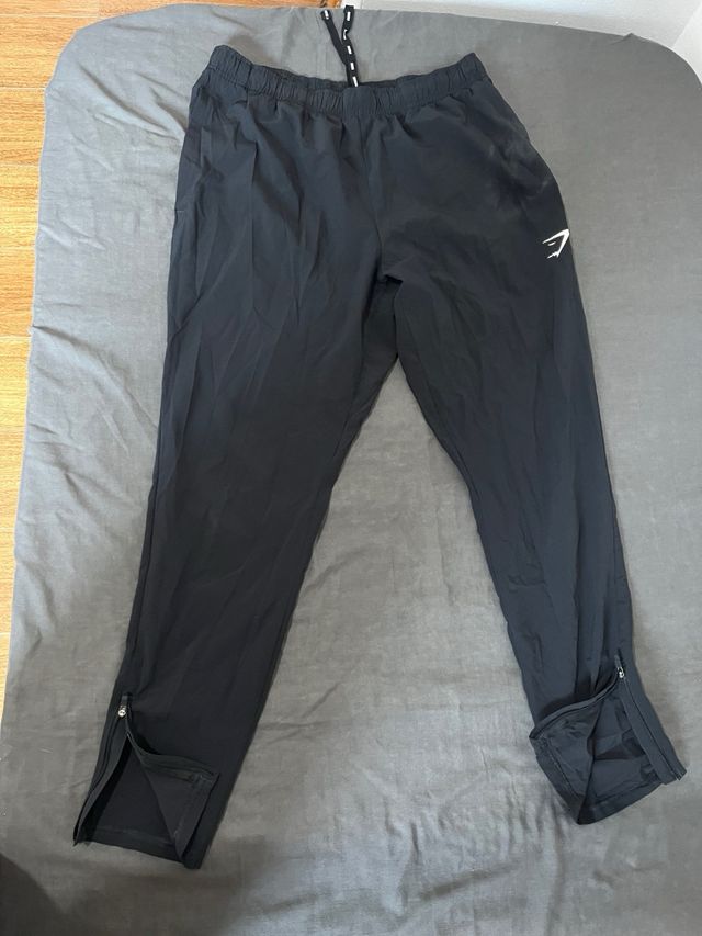 conjunto negro Gymshark: Camiseta larga y pantalón