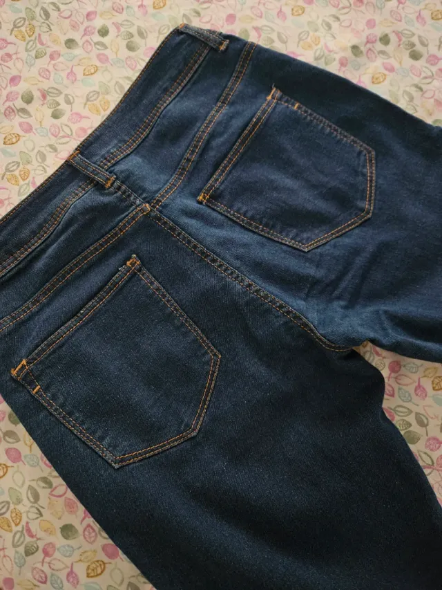 Pantalón vaquero pitillo azul
