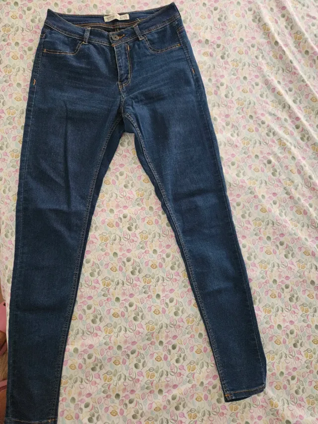 Pantalón vaquero pitillo azul