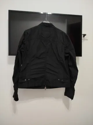 Giacca a vento donna nera Non calca molto t.M