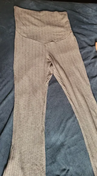 Lote 3 pantalones premamá 1 pantalón  acampanado