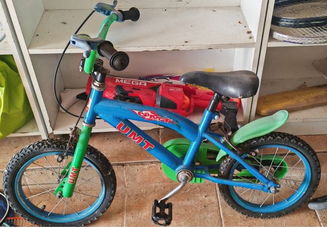 Bicicleta infantil roja 5-6 años