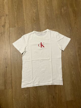 Camiseta Calvin Klein Blanca Logo Rojo  t”