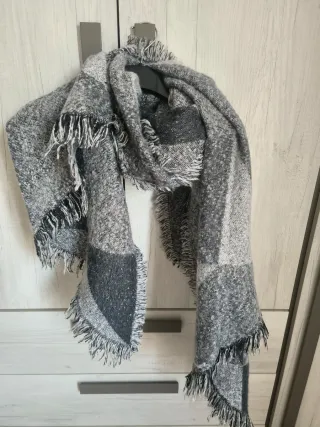 Sciarpa oversize a quadri nera e grigia