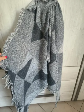 Sciarpa oversize a quadri nera e grigia