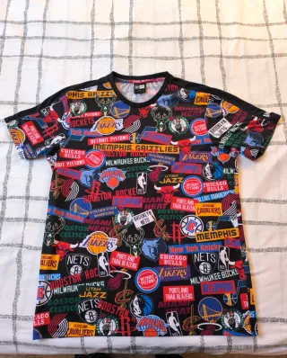 Camiseta New Era NBA Estampada