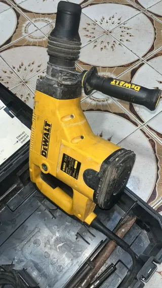 Taladro Percutor Dewalt DW541 1010W