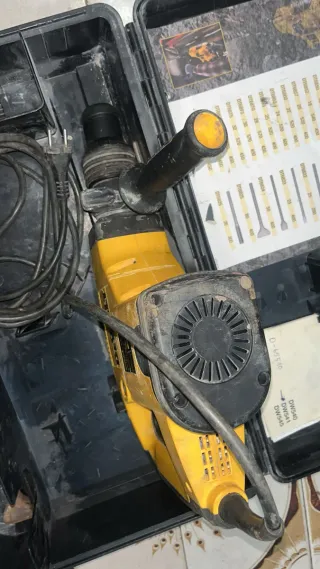 Taladro Percutor Dewalt DW541 1010W