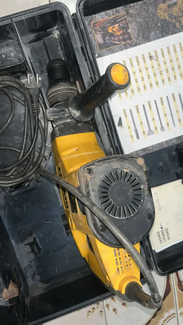 Taladro Percutor Dewalt DW541 1010W