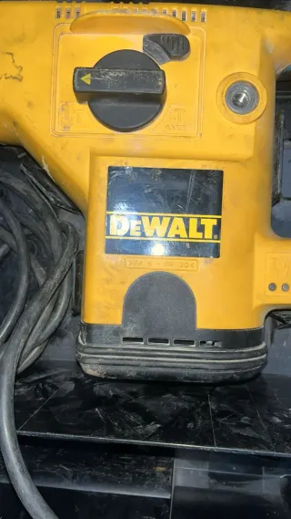 Taladro Percutor Dewalt DW541 1010W