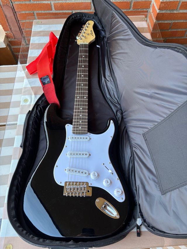 Guitarra Eléctrica Austin Stratocaster + Funda