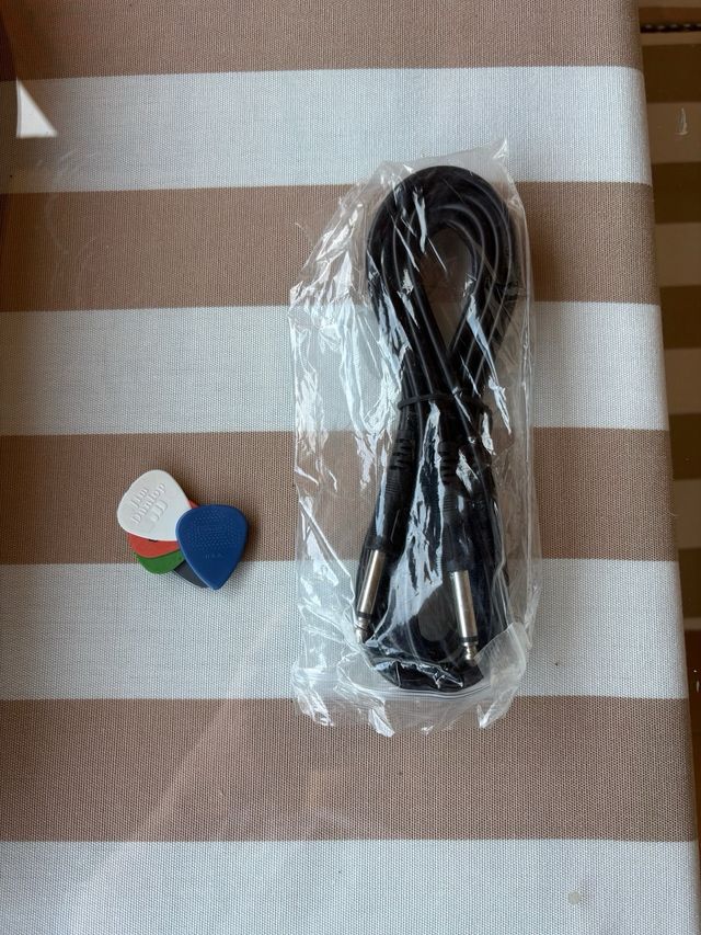 Guitarra Eléctrica Austin Stratocaster + Funda