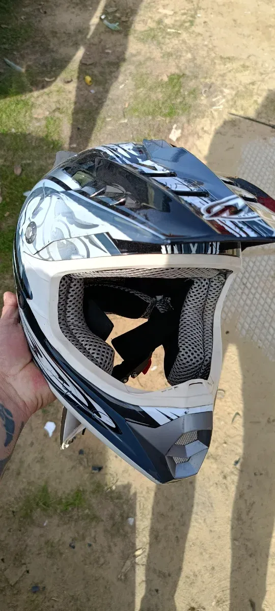 Casco Motocross Diseño Blanco y Negro