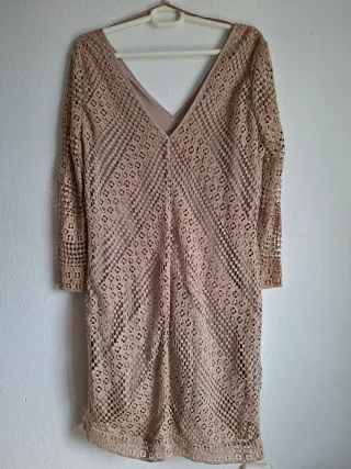 Vestido de encaje beige
