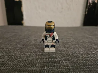 Minifigura Lego Legión de Hierro.