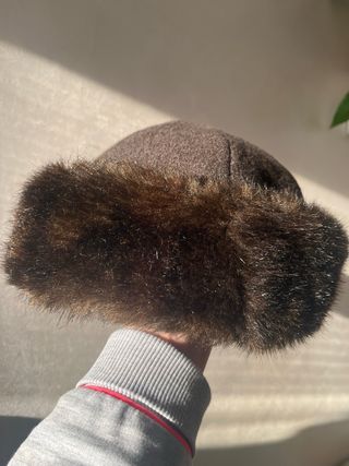 Cappello lana ed ecopelliccia donna marrone