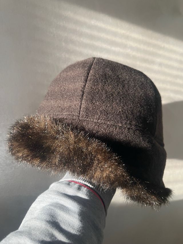 Cappello lana ed ecopelliccia donna marrone